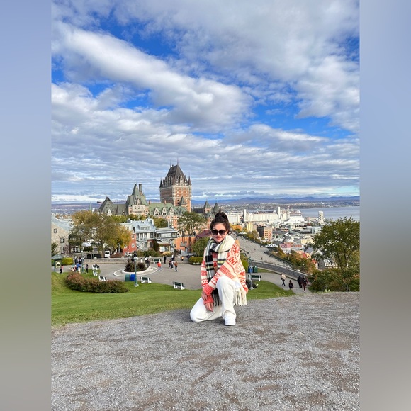 Abbie shops too much - Picture 2 of 14